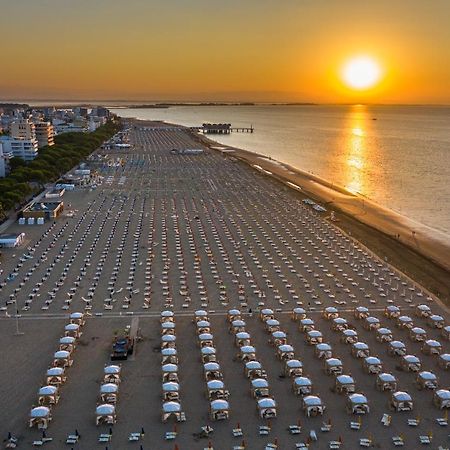 Appartamenti Lucerna Lignano Sabbiadoro Eksteriør billede