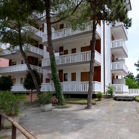 Appartamenti Lucerna Lignano Sabbiadoro Eksteriør billede